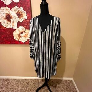 H Halston Blsxk/Grey & White Sheath Balloon-Sleeve Mini Dress, size M